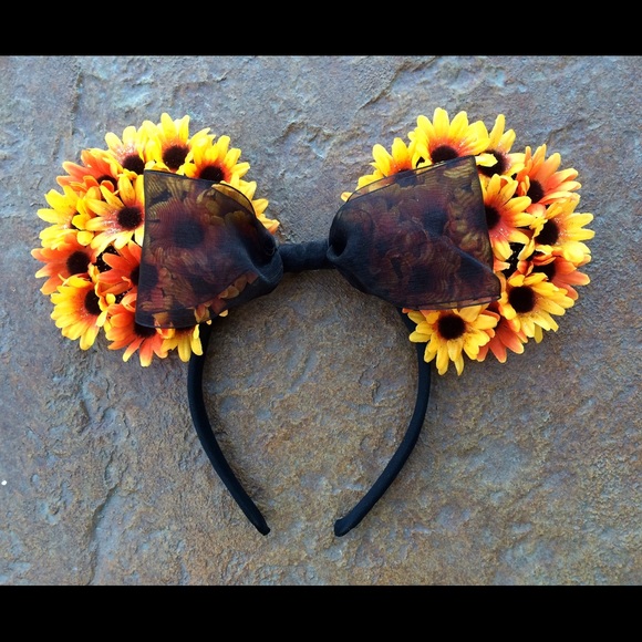 Minnie Mouse ears
