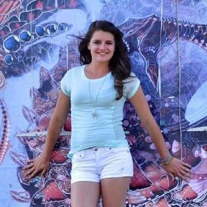 Meet your Posher, Kaitlyn