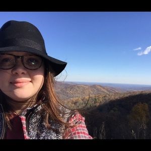 Meet your Posher, Caty