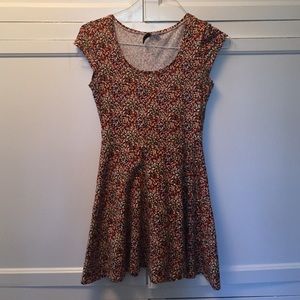 Colorful FLATTERING dress