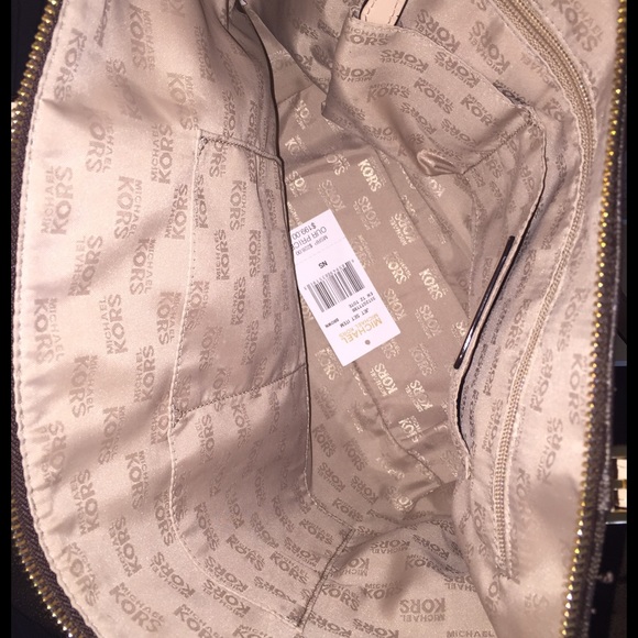 Michael Kors purse! - Picture 2 of 3