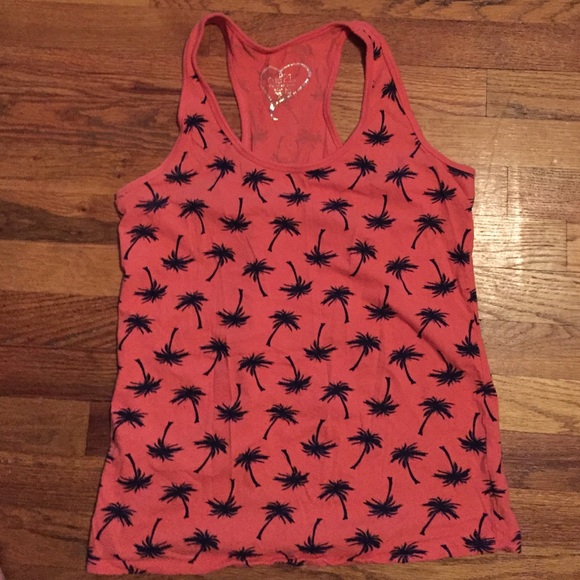 Rue 21 tank