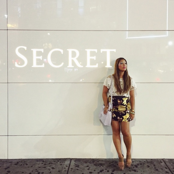 Outfit bundle: Cutout top + Sequined Skirt