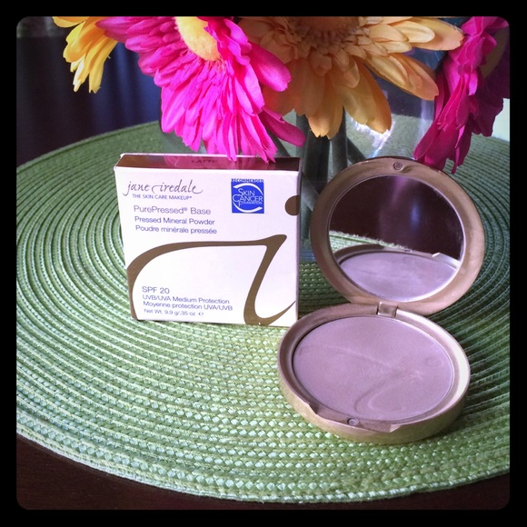 Jane iredale pressed powder Latte