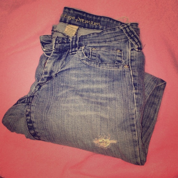 🎉ALL OFFERS ACCEPTED🎉 Refuge Distressed Jeans