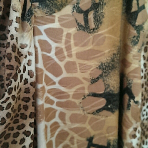 Dressy Animal print blouse - Picture 3 of 4