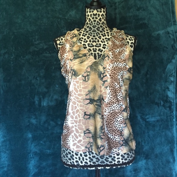 Dressy Animal print blouse - Picture 4 of 4