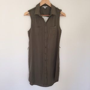Sleeveless button up dress
