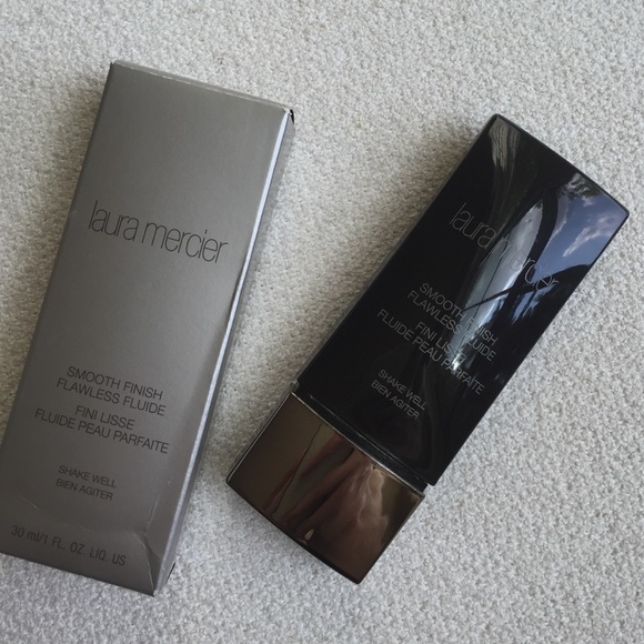 Laura Mercier Smooth Flawless fluid foundation