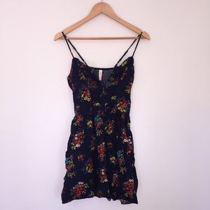 👗Skinny strap dress