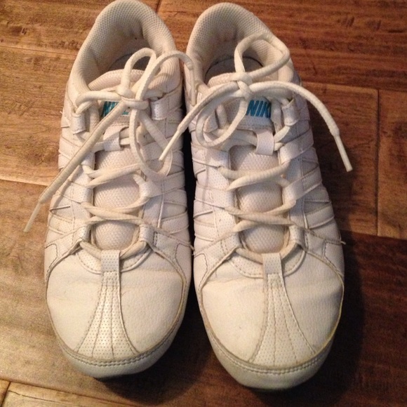 Shoes - Picture 2 of 4