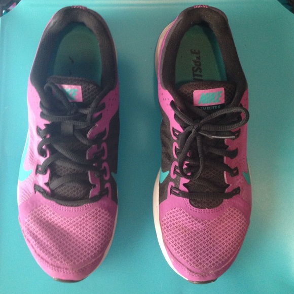 Nike zoom sneakers