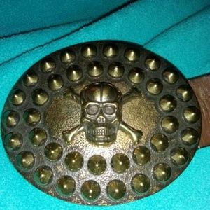 Skull and bones belt buckle