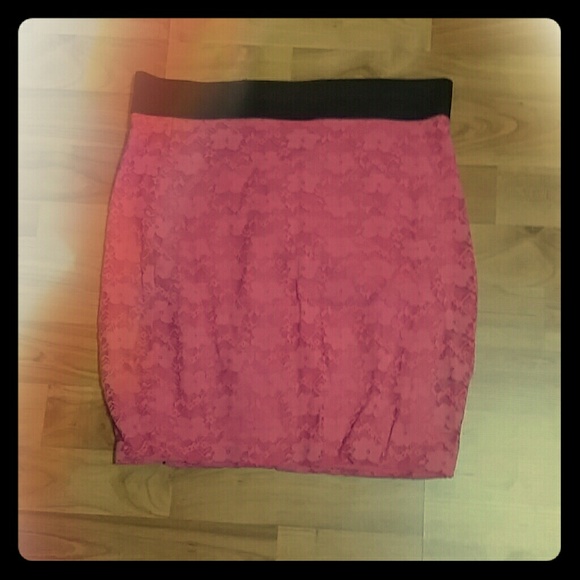 Fitted skirt