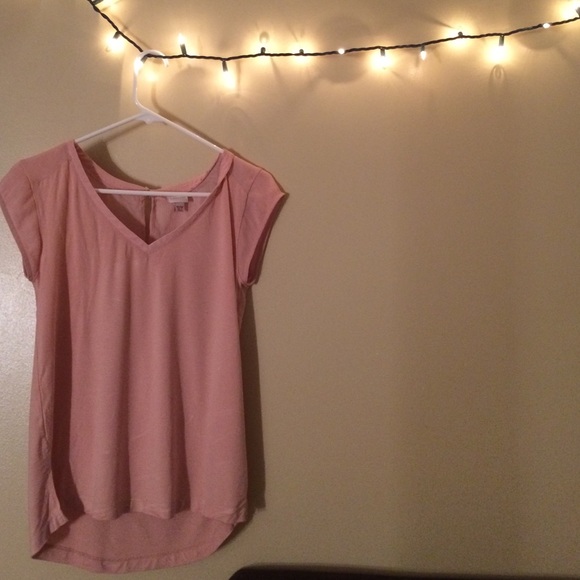 very cute short sleeve light pink top