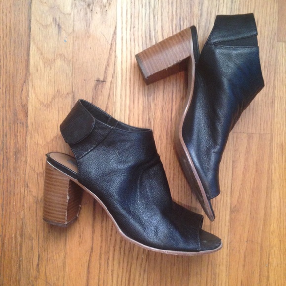 Steve Madden leather platforms