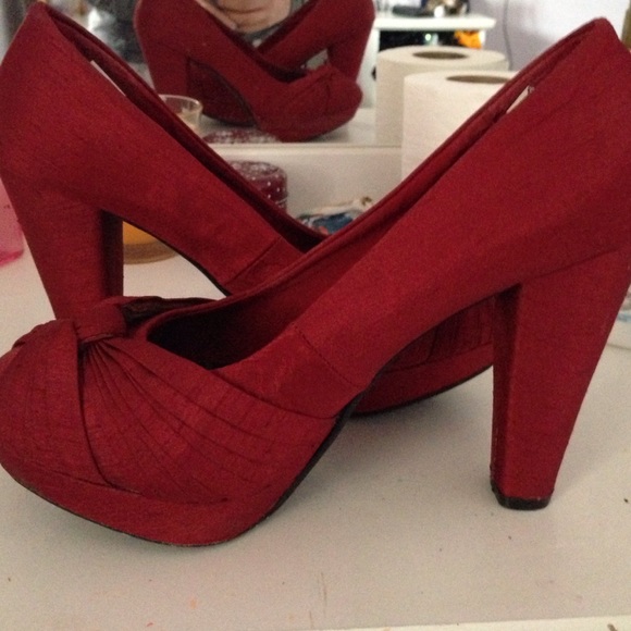 Pumps - Picture 2 of 4