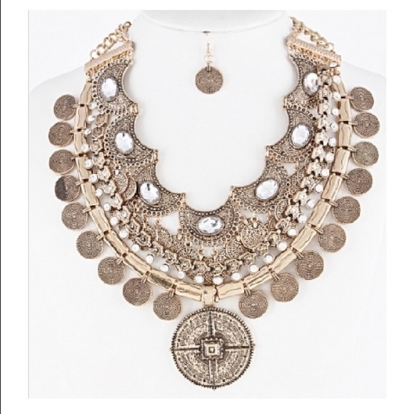 HP 9/12 🎉🎉Golden Gates Statement Necklace Set - Picture 1 of 4