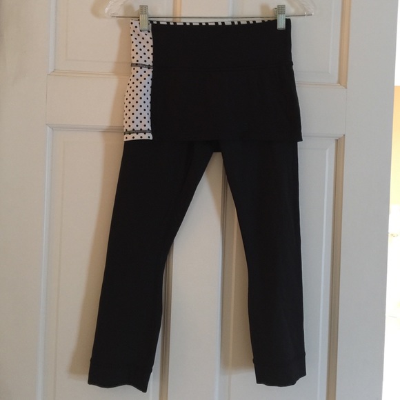 Lululemon cropped skirted legging