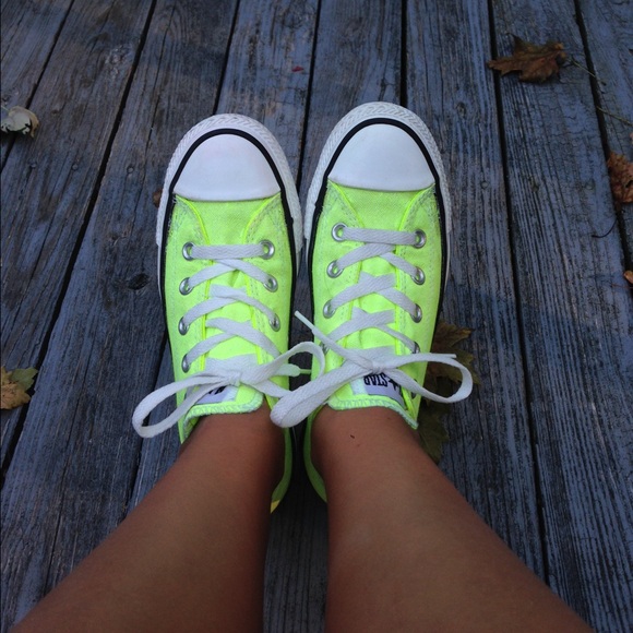 Neon Highlighter Yellow Size 6 Converse