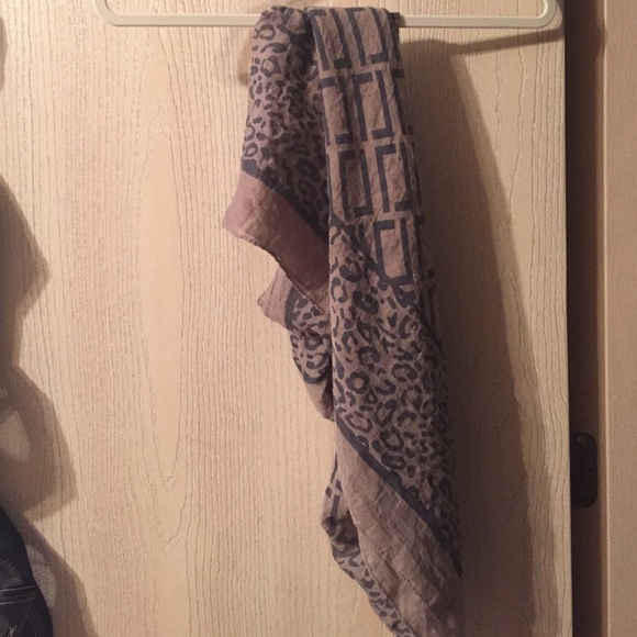 Infinity scarf - Picture 2 of 2