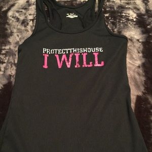 Small women's Under Armour tank
