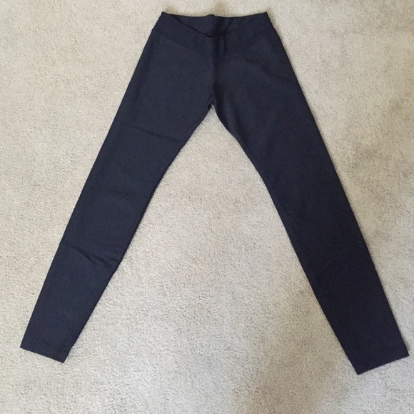 Black legging low rise