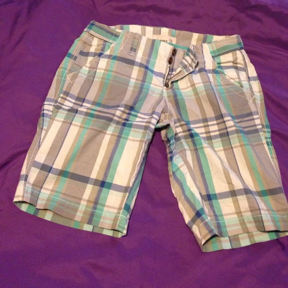 **Worn once plaid Old Navy Shorts