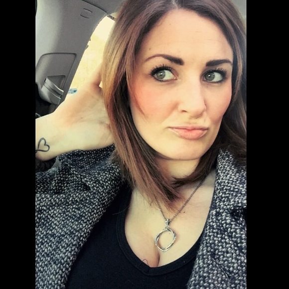 Meet your Posher, Jessica - Picture 4 of 4