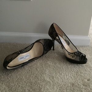 Gorgeous and feminine.  Never been worn!