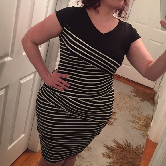 ❌SOLD❌ Black and White Stripe Modest Dress - Picture 2 of 3