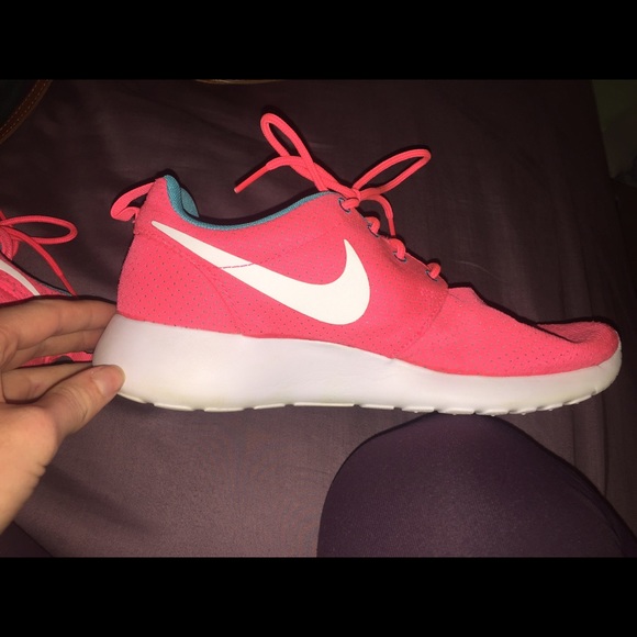 Nike roshe run hot pink - Picture 3 of 4