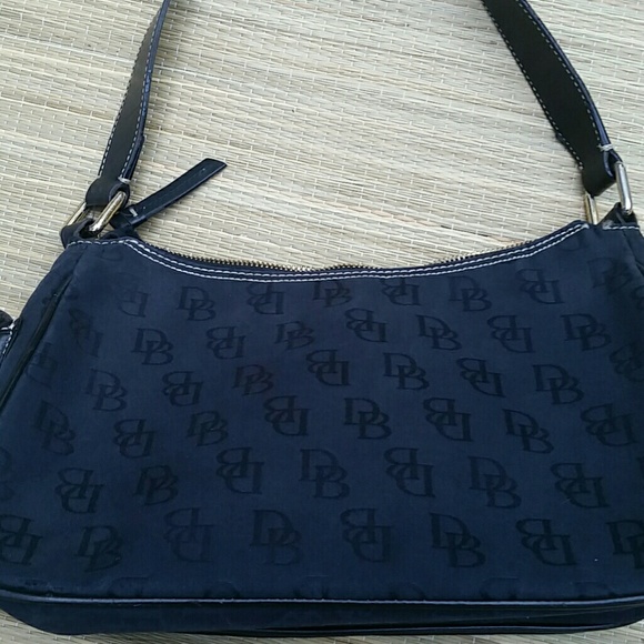 Dooney&Bourke Small Handbag. BLK w/Gold hardware - Picture 3 of 4