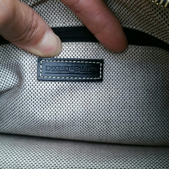 Dooney&Bourke Small Handbag. BLK w/Gold hardware - Picture 4 of 4