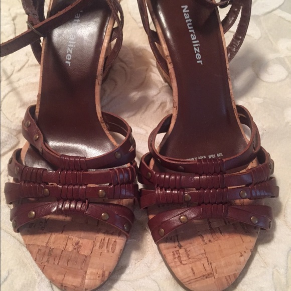 Naturalized. Cute and comfy brown wedge