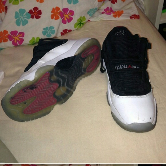Jordans low 11s