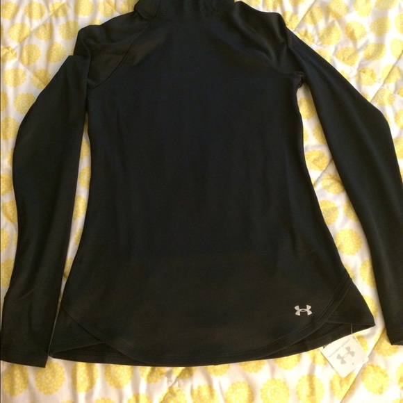 Fitting under armour sweater