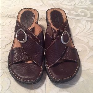 Born sandals. Great condition barely worn!