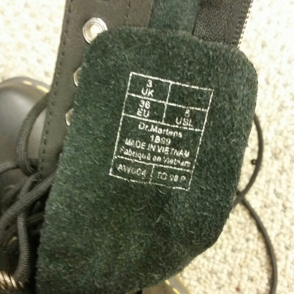 💥SOLD💥Brand new Dr. Martens boots - Picture 2 of 2