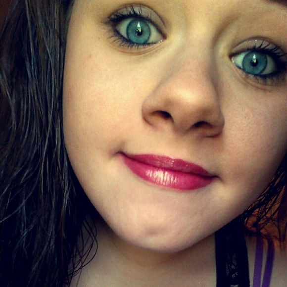 Meet your Posher, Hannah