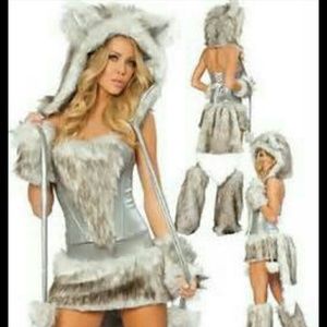 Brand New Awesome 7 peice Wolf costume S