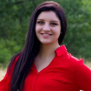 Meet your Posher, Alexia