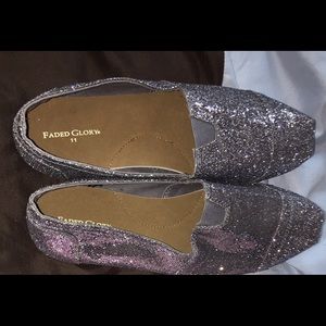 Size 11 dark grey/black glitter shoes