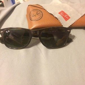 Ray Ban new wayfarer Sunglasses