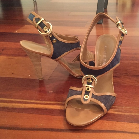 Jean and beige leather sandals with gold hardware