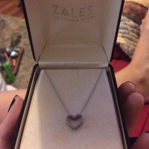 Small diamond heart pendant necklace