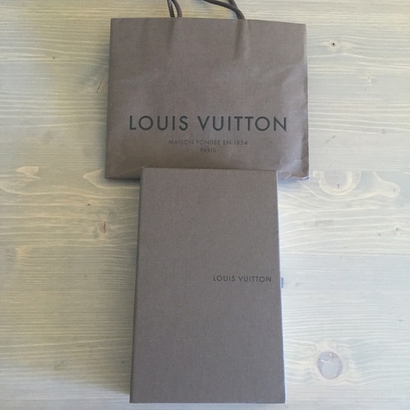 Louis Vuitton wallet packaging and bag