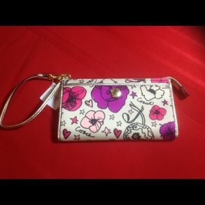 <SOLD>Coach 100% auth Kyra zippy wallet