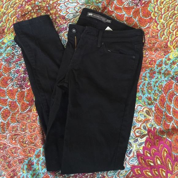 Black Levi Skinny jeans