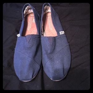 Toms